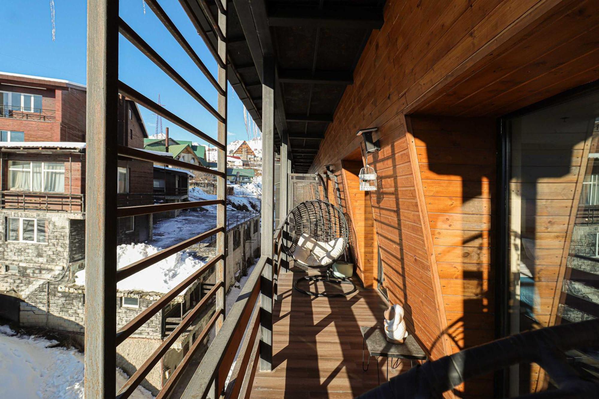 Stylish Studio Apartment With Balcony Gudauri Exterior photo